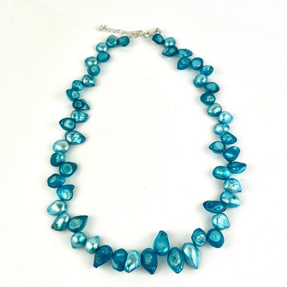 Pearl necklaces- various colored strands - Picture 5 of 5